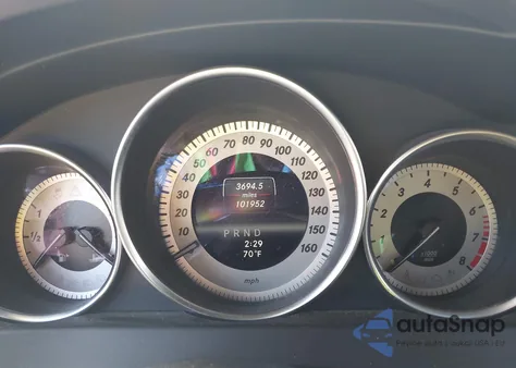 2013 Mercedes-Benz C 250 Sport z USA, uszkodzony, nr VIN WDDGF4HB9DA755681